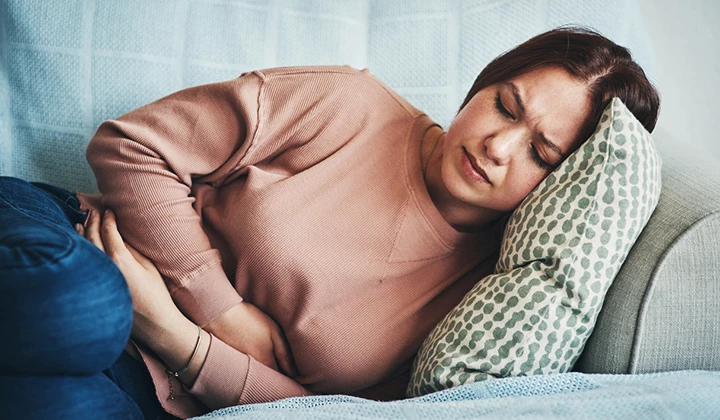 Frau leidet an einer Vitamin-D-Überdosierung Überdosierung mit Vitamin D